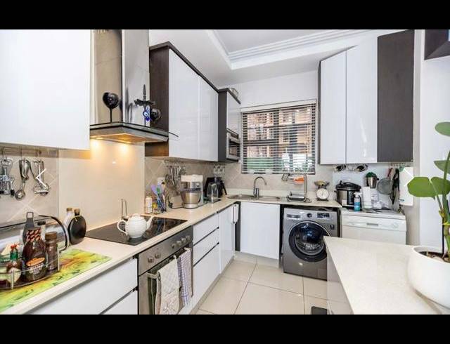 3 BEDROOM APARTMENT FOR SALE IN NEW TOWN CENTRE